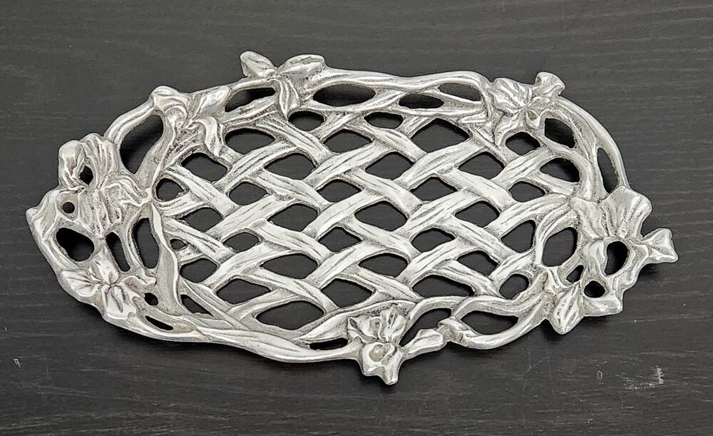 Vintage Arthur Court Bow Design - Trivet Plate